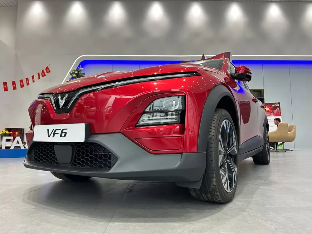 Xe Vinfast VF6 - Cản Trước